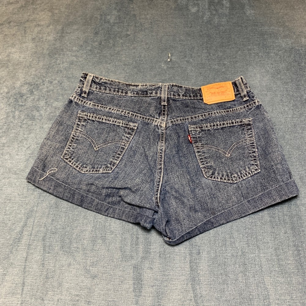 Vintage Levi's Shorts Womens 12 Blue Denim Cotton Non Stretch Comfort Cuffed Hem